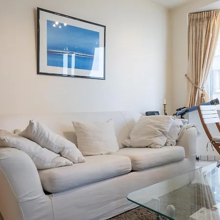 Lecomte - The Shoreline Beachflow Apartment