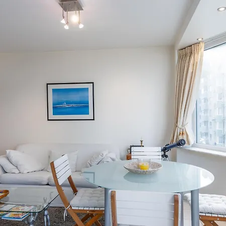 Lecomte - The Shoreline Beachflow Apartment *