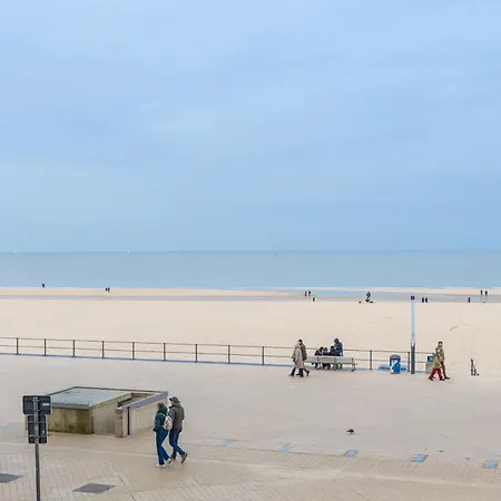 Lecomte - The Shoreline Beachflow Apartment *